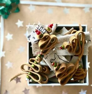 Christmas tree brooch Casa de Koras - in-house brick by Iwona Luka
