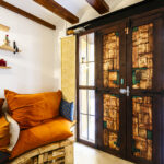 The sitting area of Casa de Koras